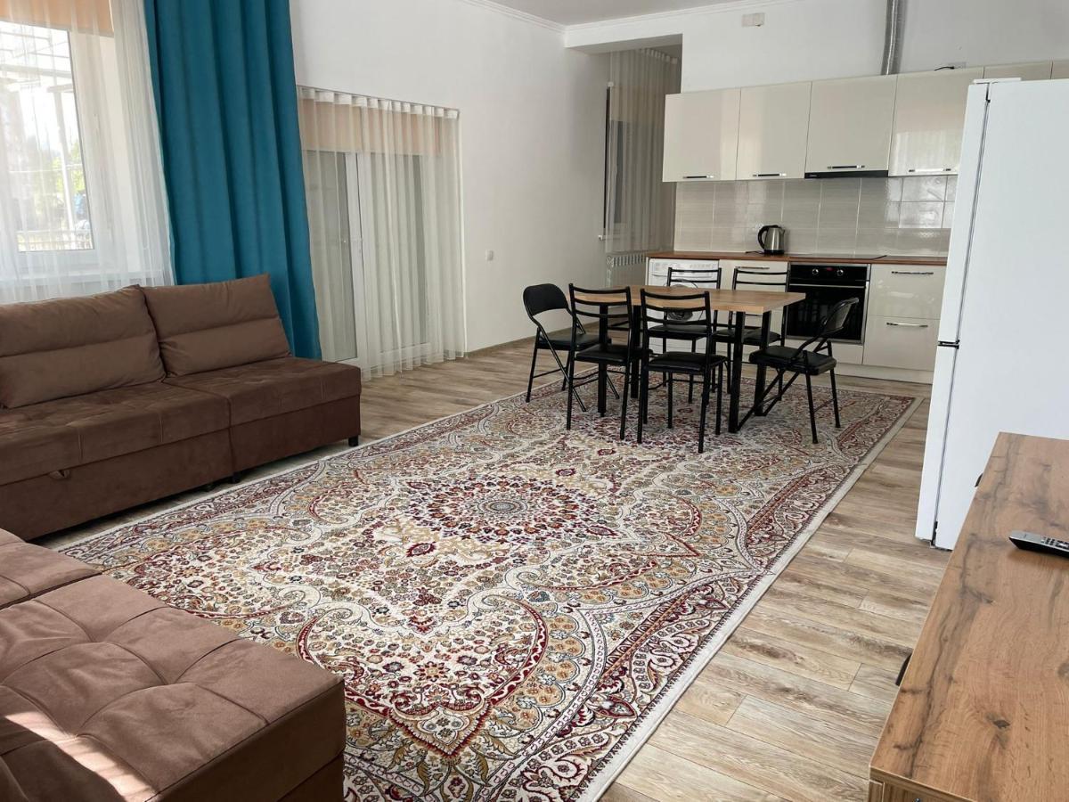 Stunning Lakeside Villa Korumdu Екстер'єр фото